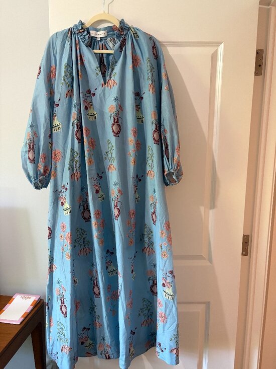 Isla&White Dresses & Skirts - Isla & White Blue Printed Midi Dress